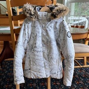Obermeyer White and Gray Patterned Ski Jacket